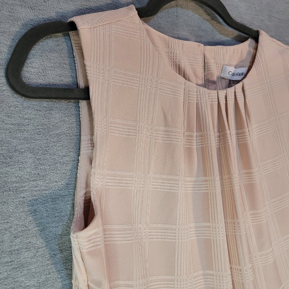 Calvin‎ Klein Womens Top SZ Small Blouse Sleeveless Pleated Neutral Blush - Picture 2 of 13